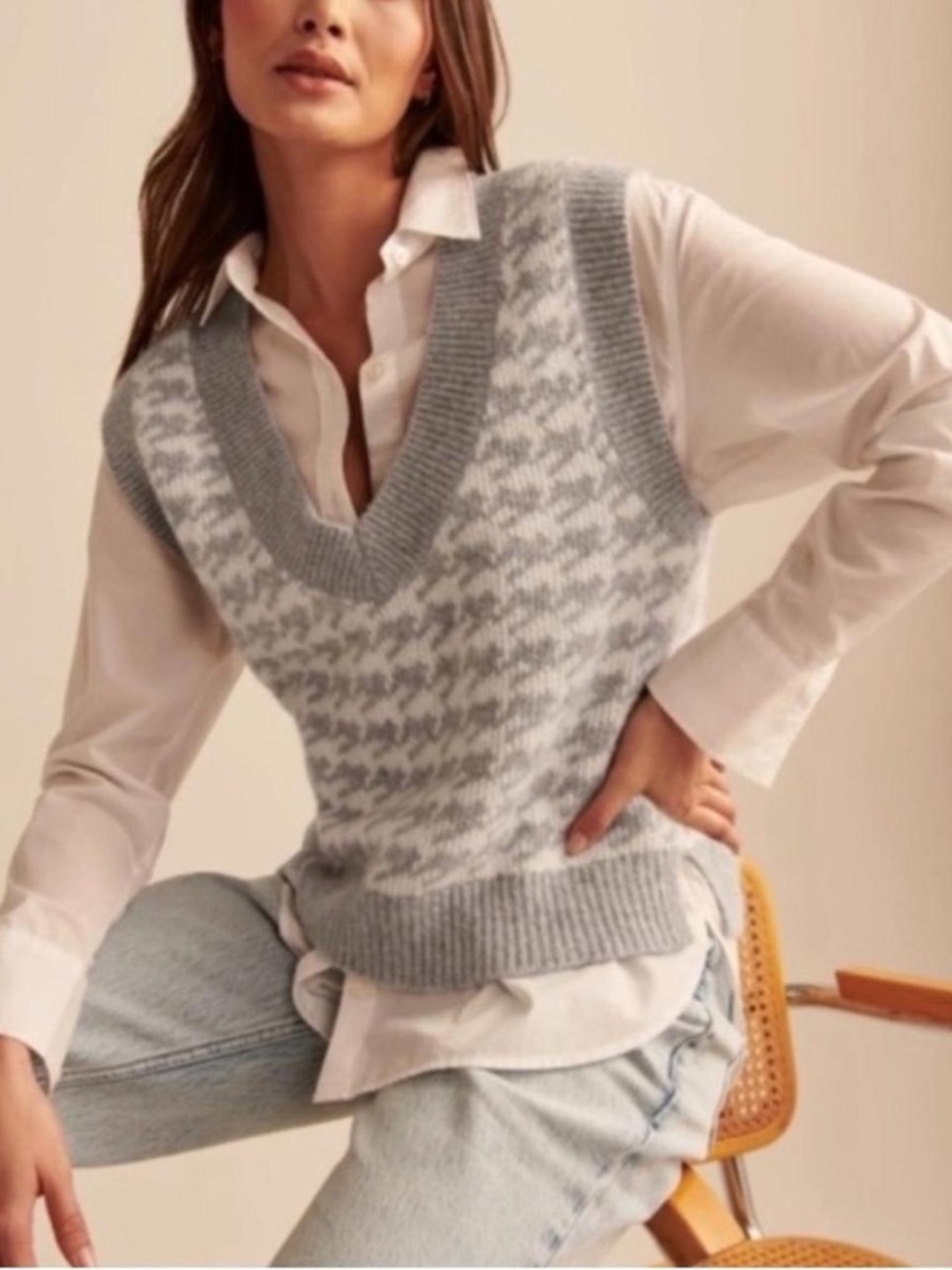 Abercrombie & Fitch grey houndstooth sweater vest Size M